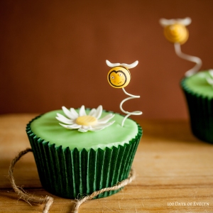 Daisy Bee Cupcakes