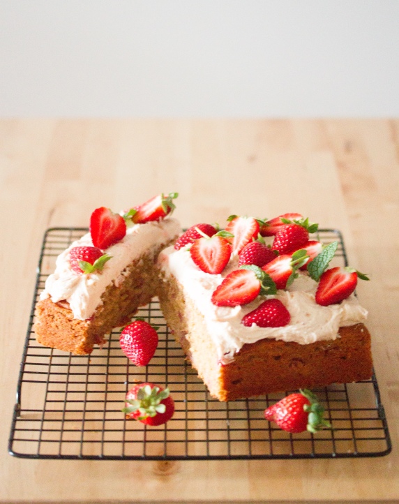 strawberry-banana-cake